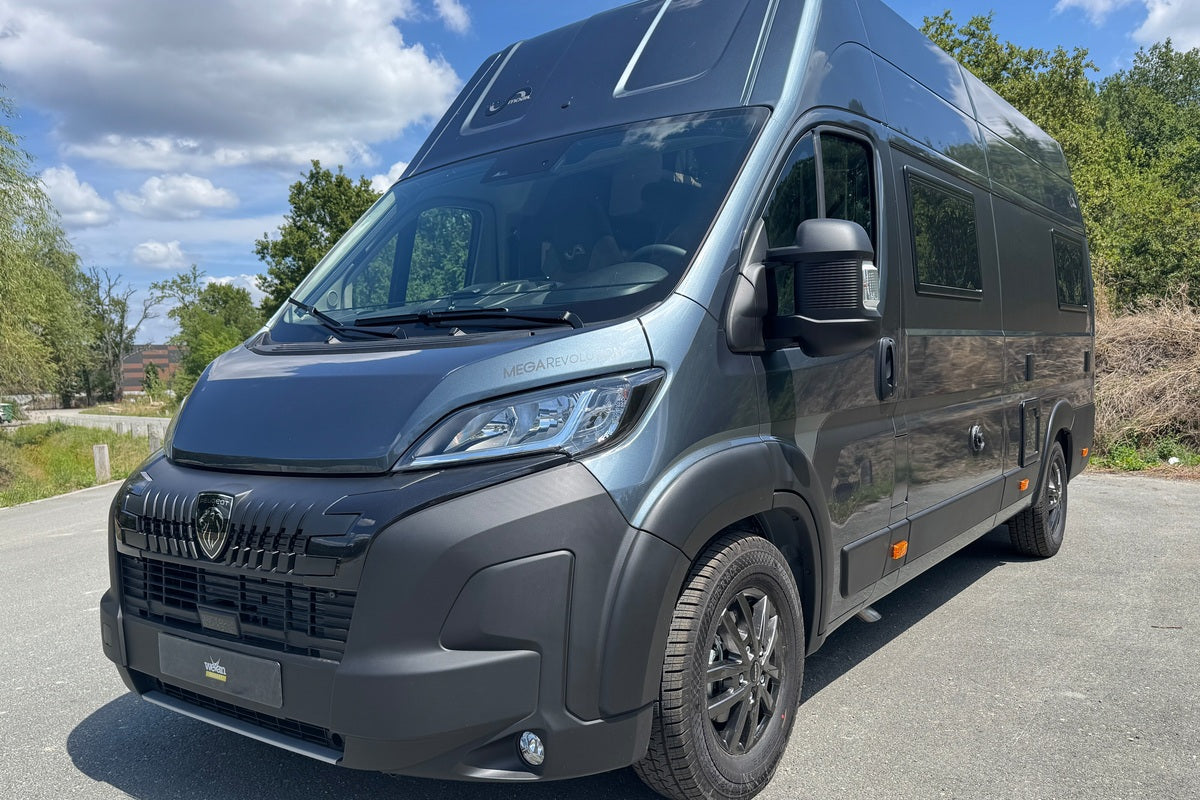Fourgon aménagé Neuf Mega Mobil Mega Revolution 640 180 ch 2.2 L BlueHDi - WMV00400