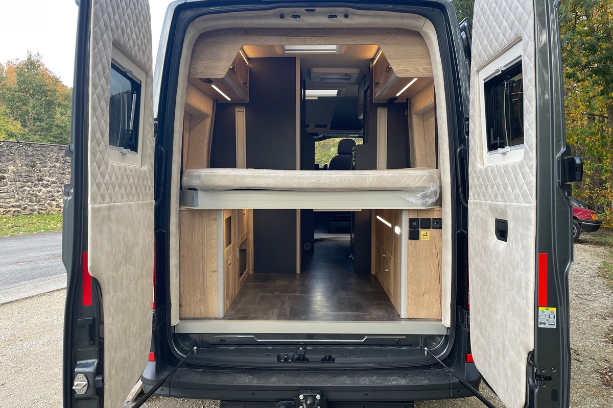 Fourgon aménagé Neuf Mega Mobil Gris Indium - WMV01263