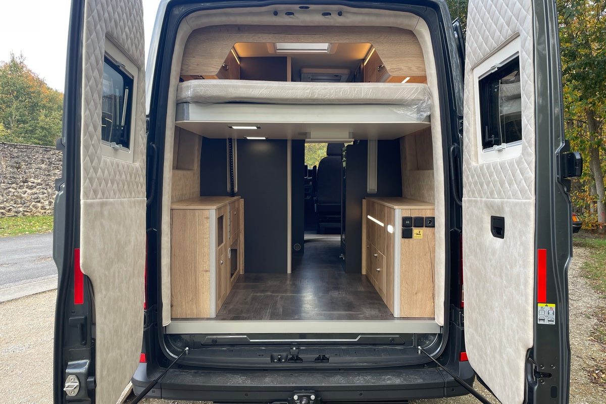 Fourgon aménagé Neuf Mega Mobil EAT8 - WMV01263