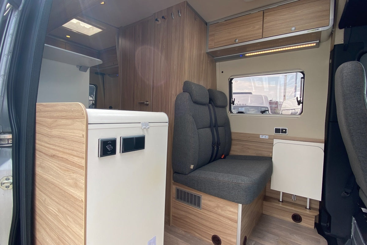 Fourgon aménagé Occasion Hymer Gris métallisée - WMV01616