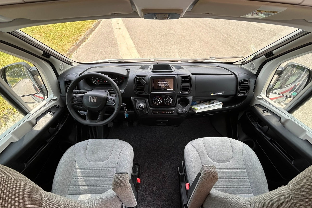 Fourgon aménagé Occasion Pilote V540G - WMV01624