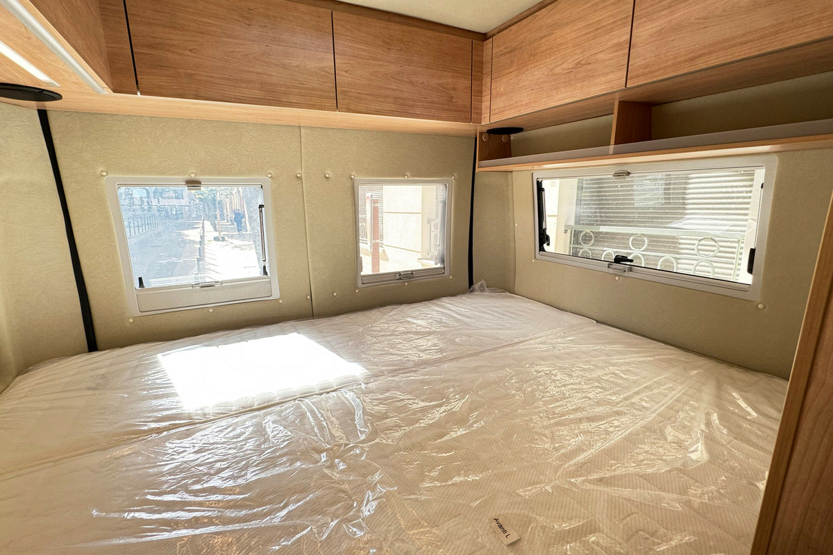 Fourgon aménagé Neuf La Strada Noir Métallisée - WMV00673