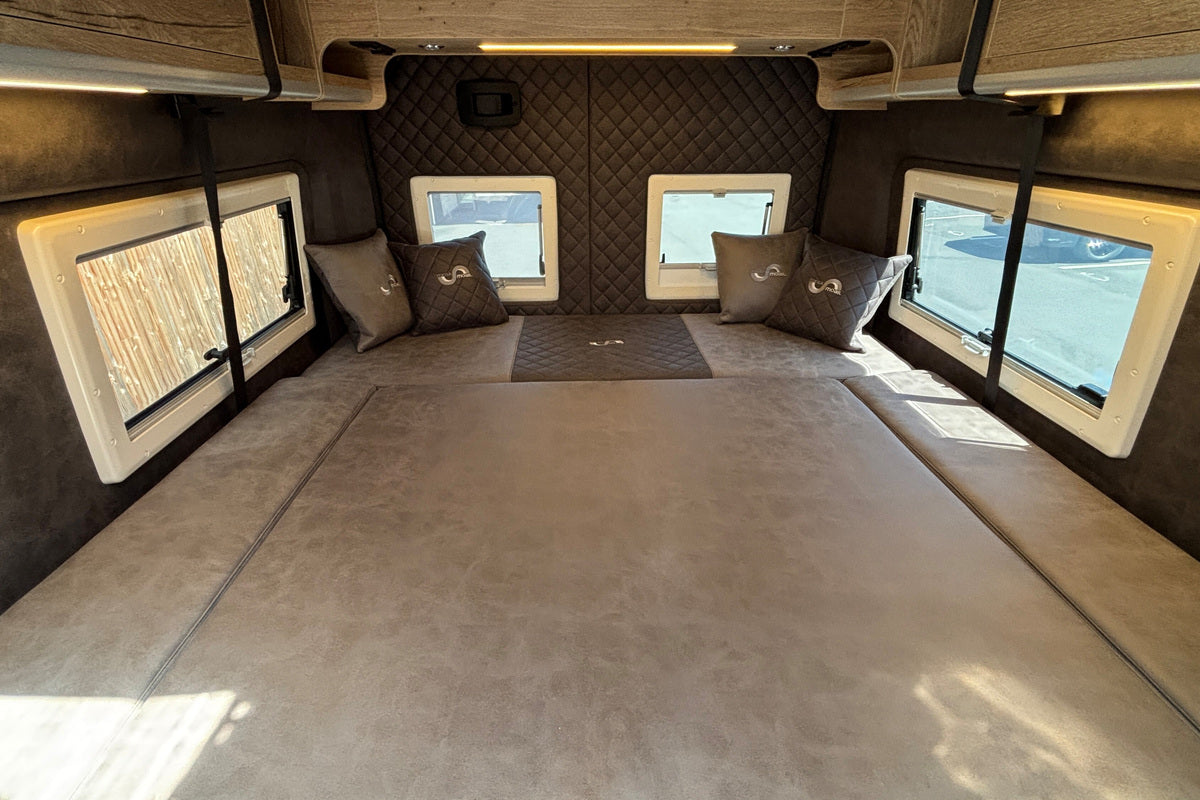 Fourgon aménagé Neuf Mega Mobil EAT8 - WMV01042