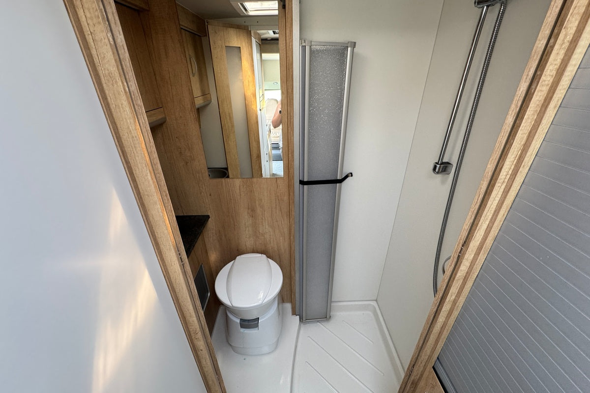 Fourgon aménagé Occasion La Strada 4 place(s) - WMV01084